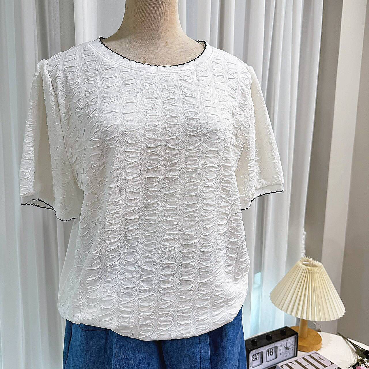 A8220-立體壓紋微澎袖甜美上衣