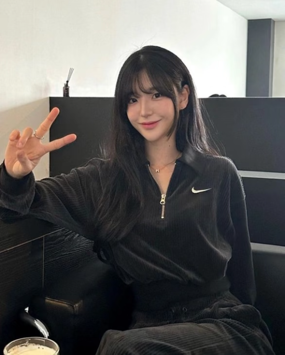 代購-Nike Sportswear 燈芯絨 半拉鍊 長袖 美式復古 大學T 女款 棕/黑