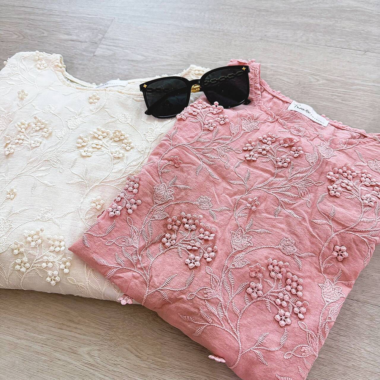 A8051-立體繡花雪紡上衣