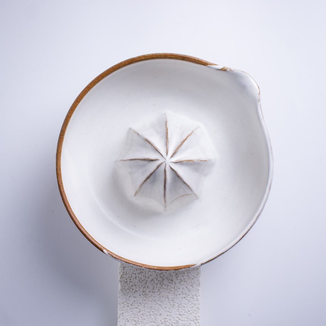 牙白陶瓷手動榨汁器