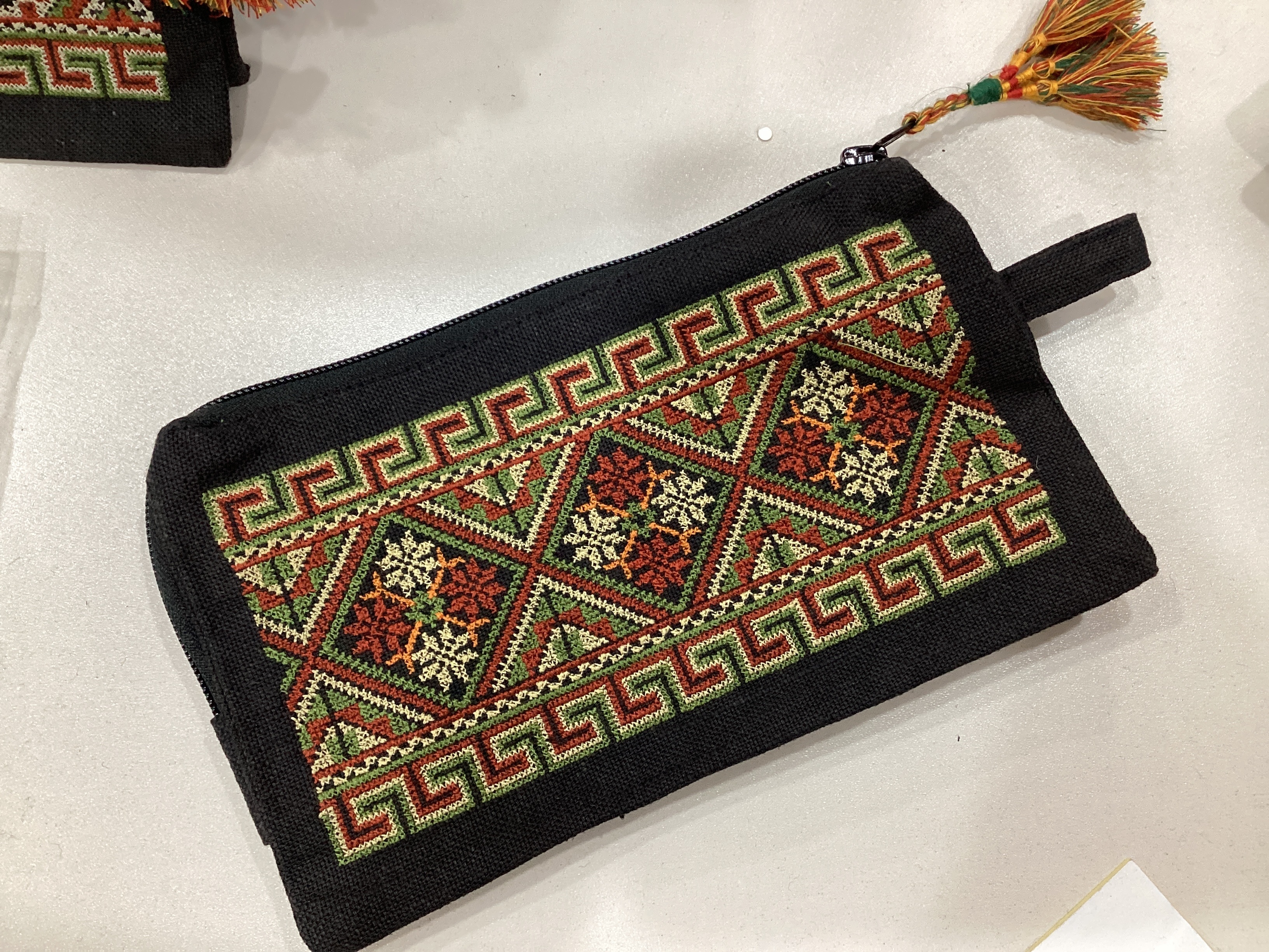 No.12刺繡圖騰手提包長22cm寬14cm