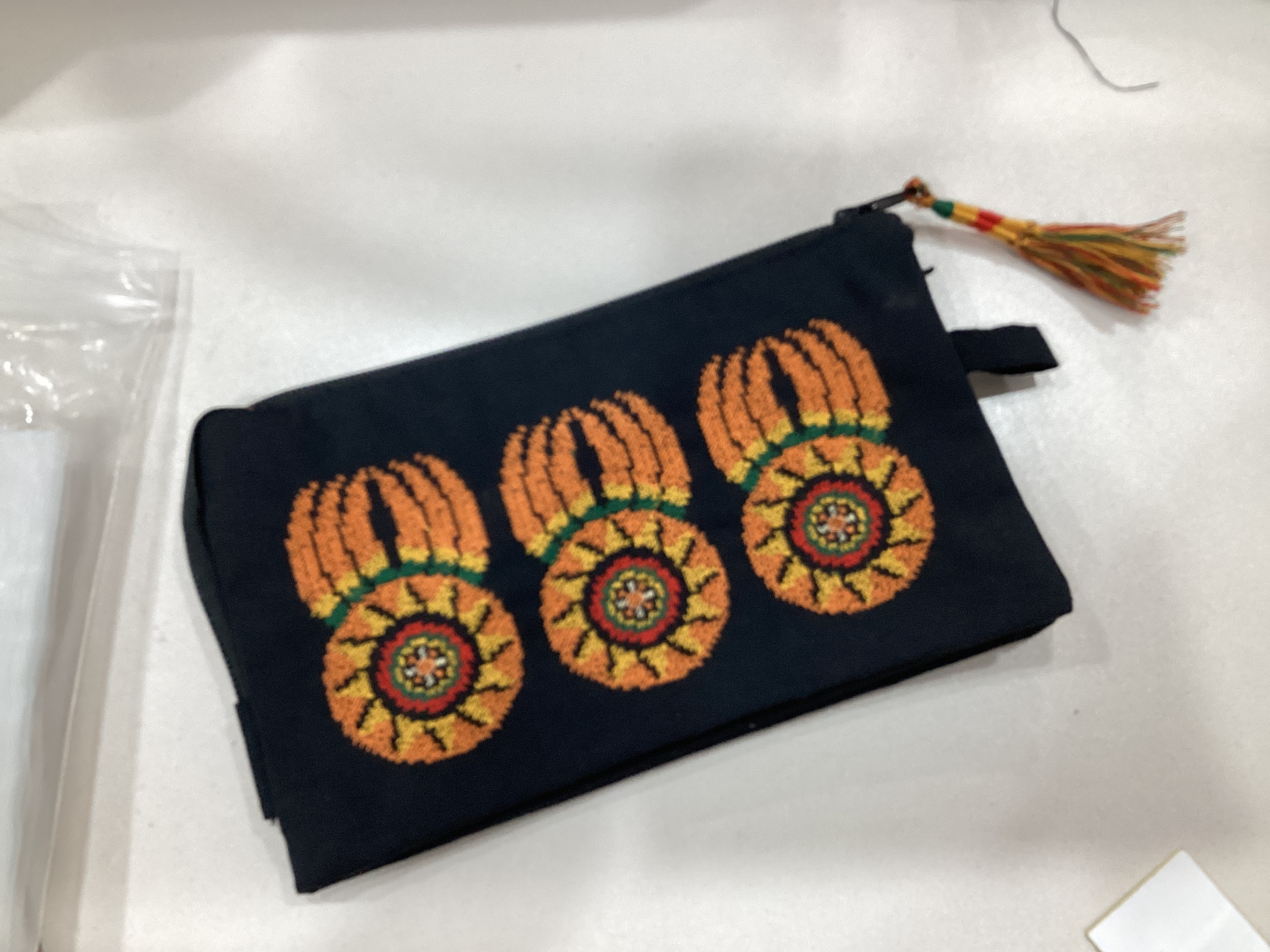 No.14刺繡圖騰手提包長22cm寬14cm