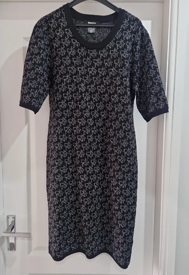 [S] DKNY BLACK/SILVER ALL OVER LOGO DRESS, DD5GR711-BSV (SD1800)