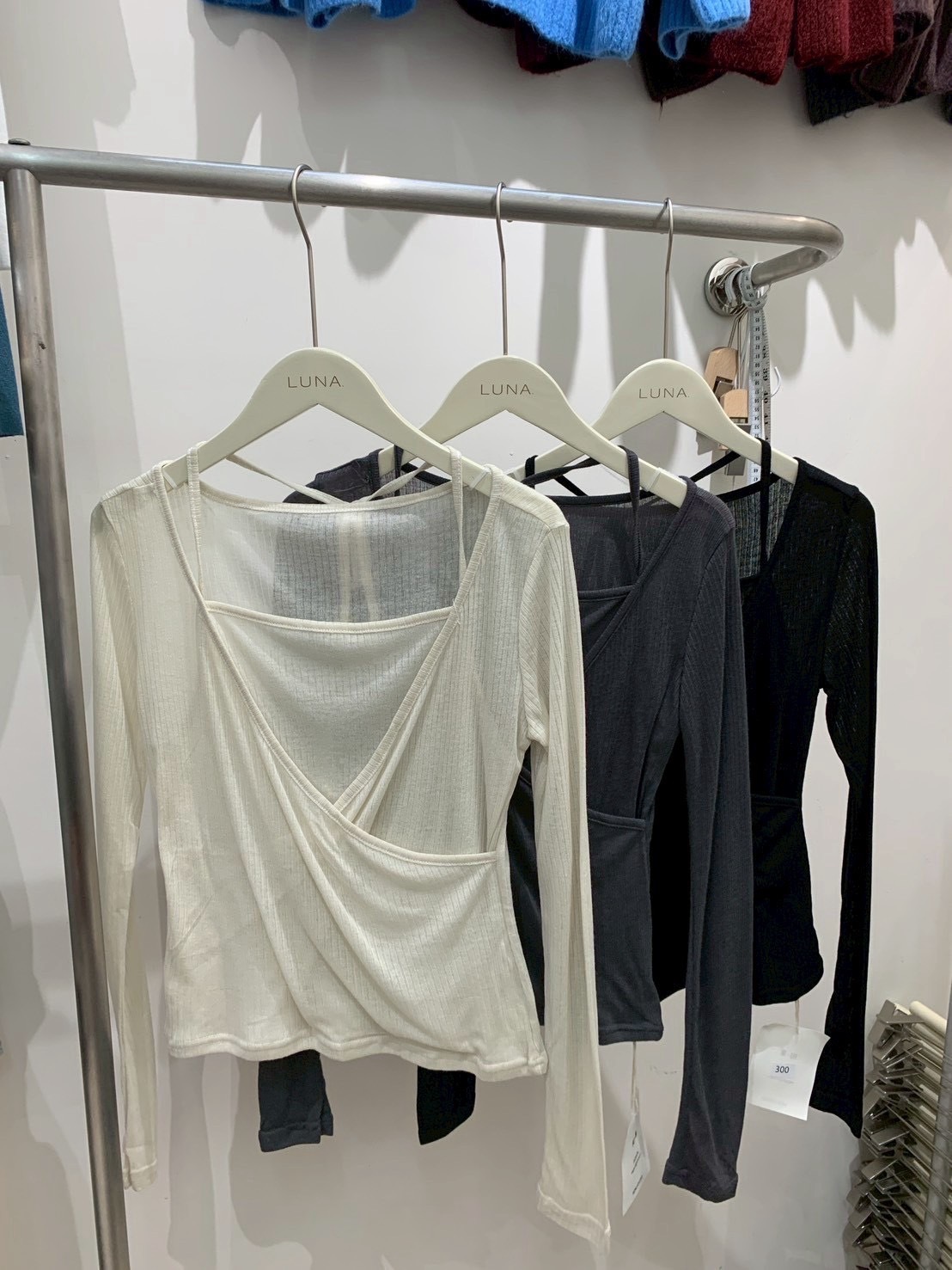 A23 預購直坑條微透假兩件上衣