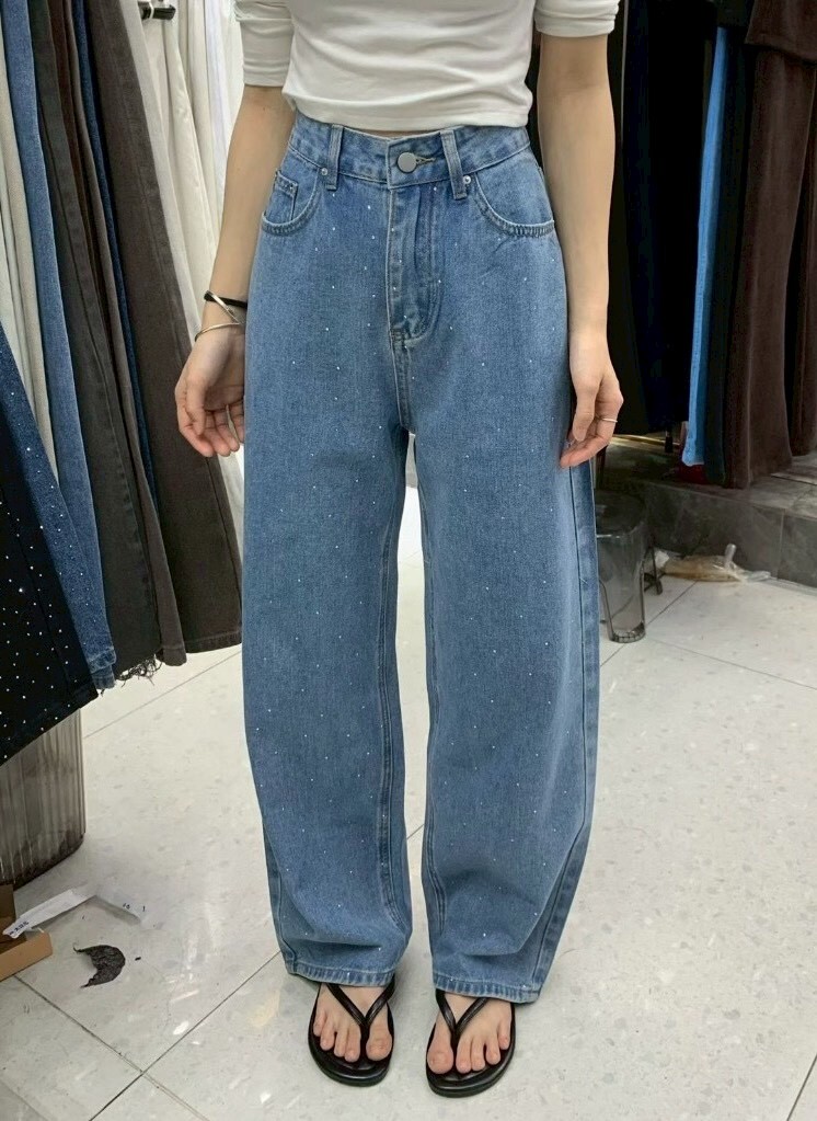 整件燙鑽造型牛仔褲 8876