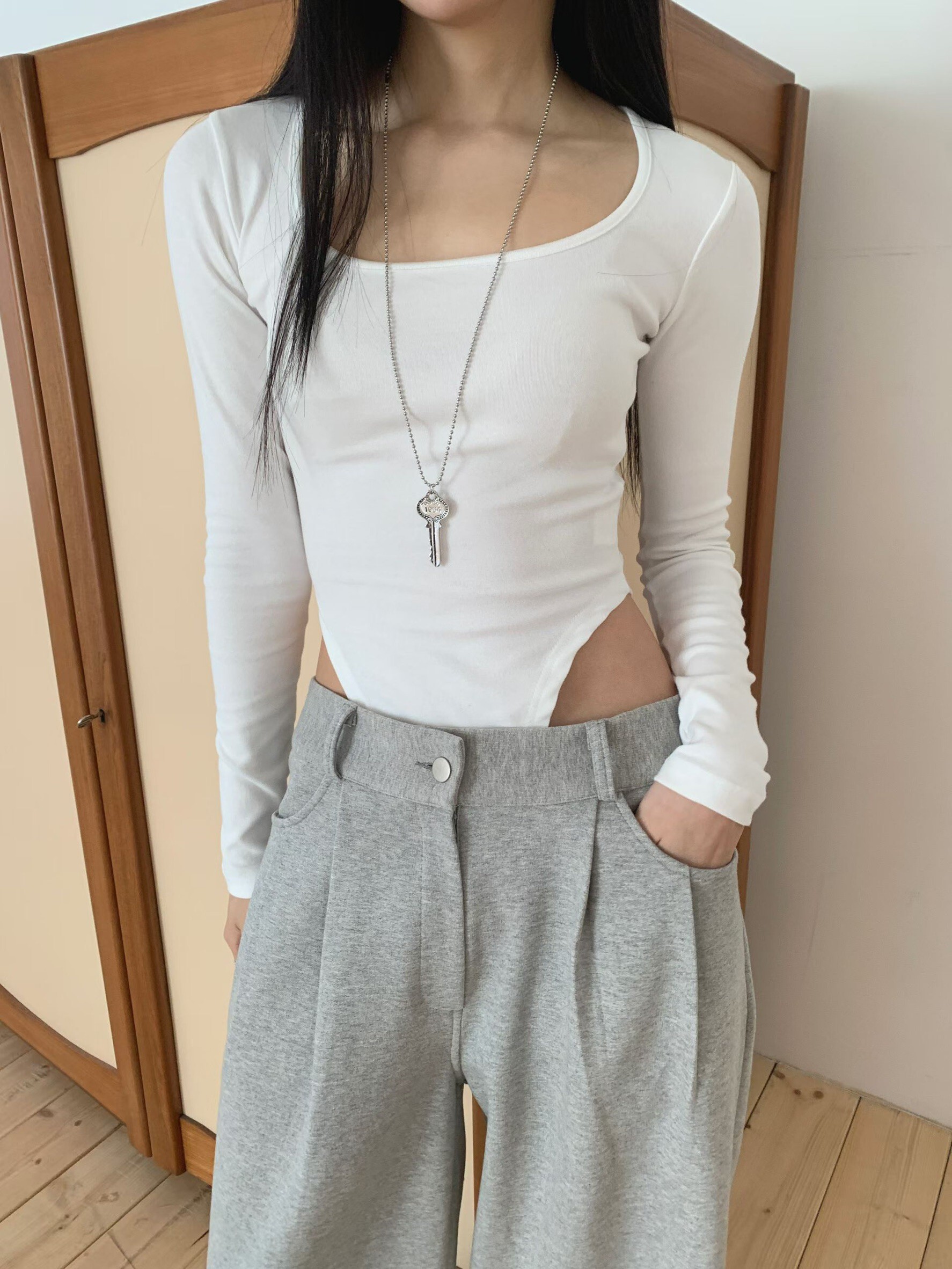 下擺造型開高衩方領T