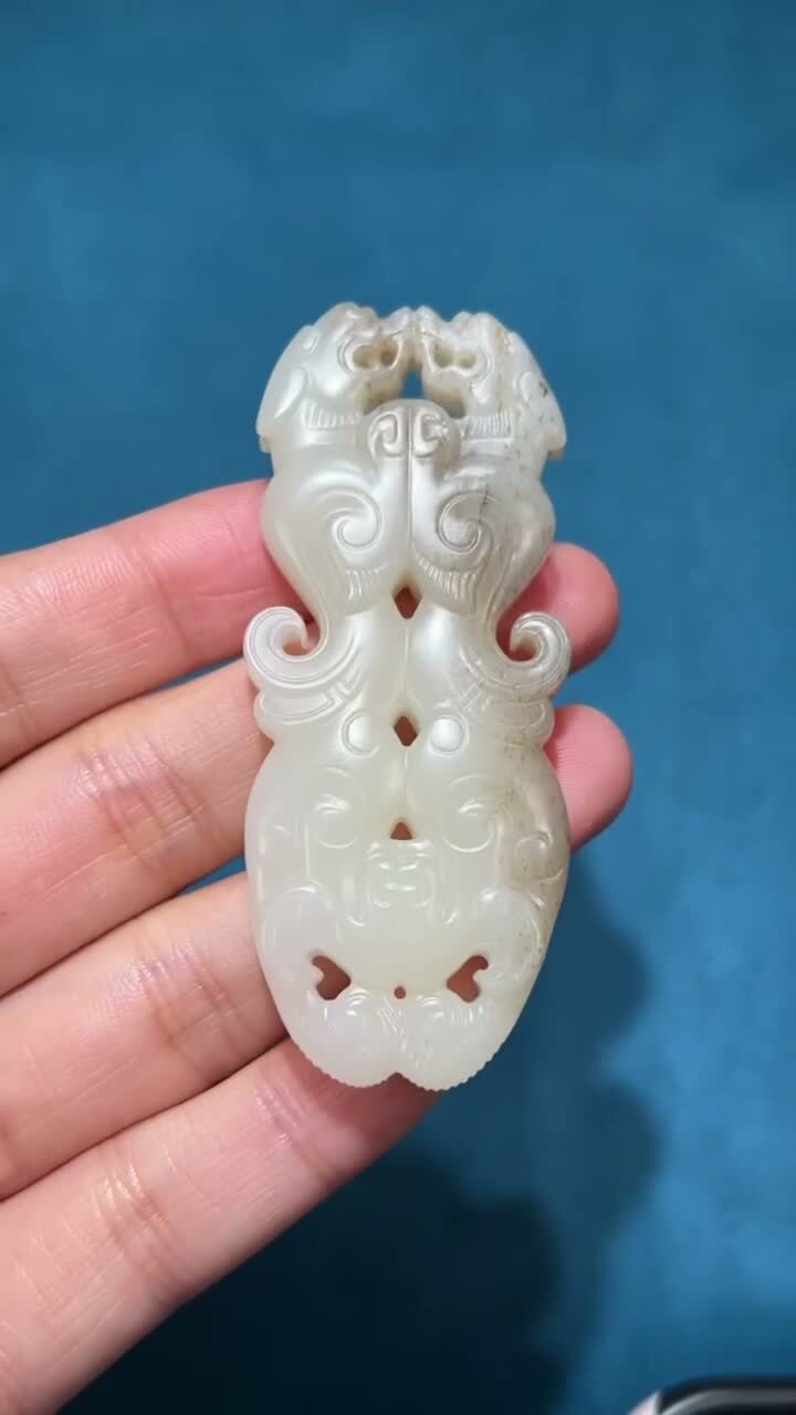 和田玉籽料螭虎龍紋佩仿古掛件,天然和田玉軟玉