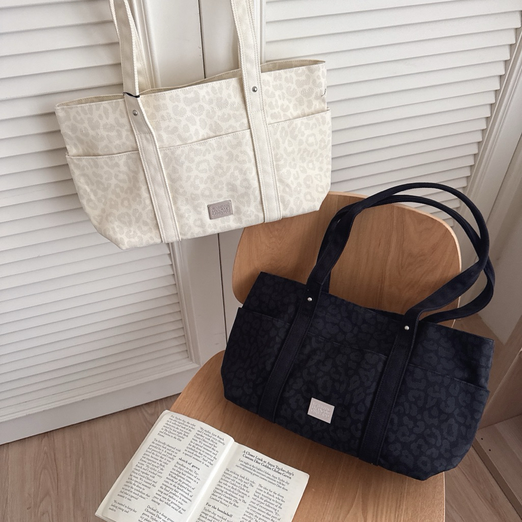 （現貨） MARITHE MFG 金屬經典logo 花紋 帆布 單肩包  MFG46SBG213