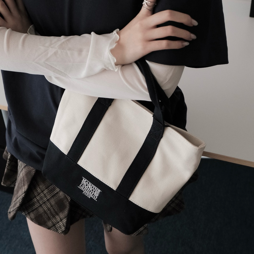 （現貨） MARITHE MFG 經典logo 刺繡 帆布袋 手提袋 MFG46CBG105