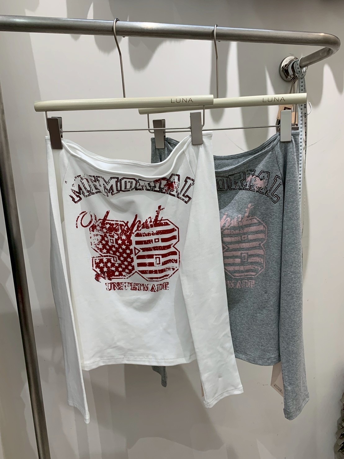 A28 預購美式辣妹復古字母印花平口上衣