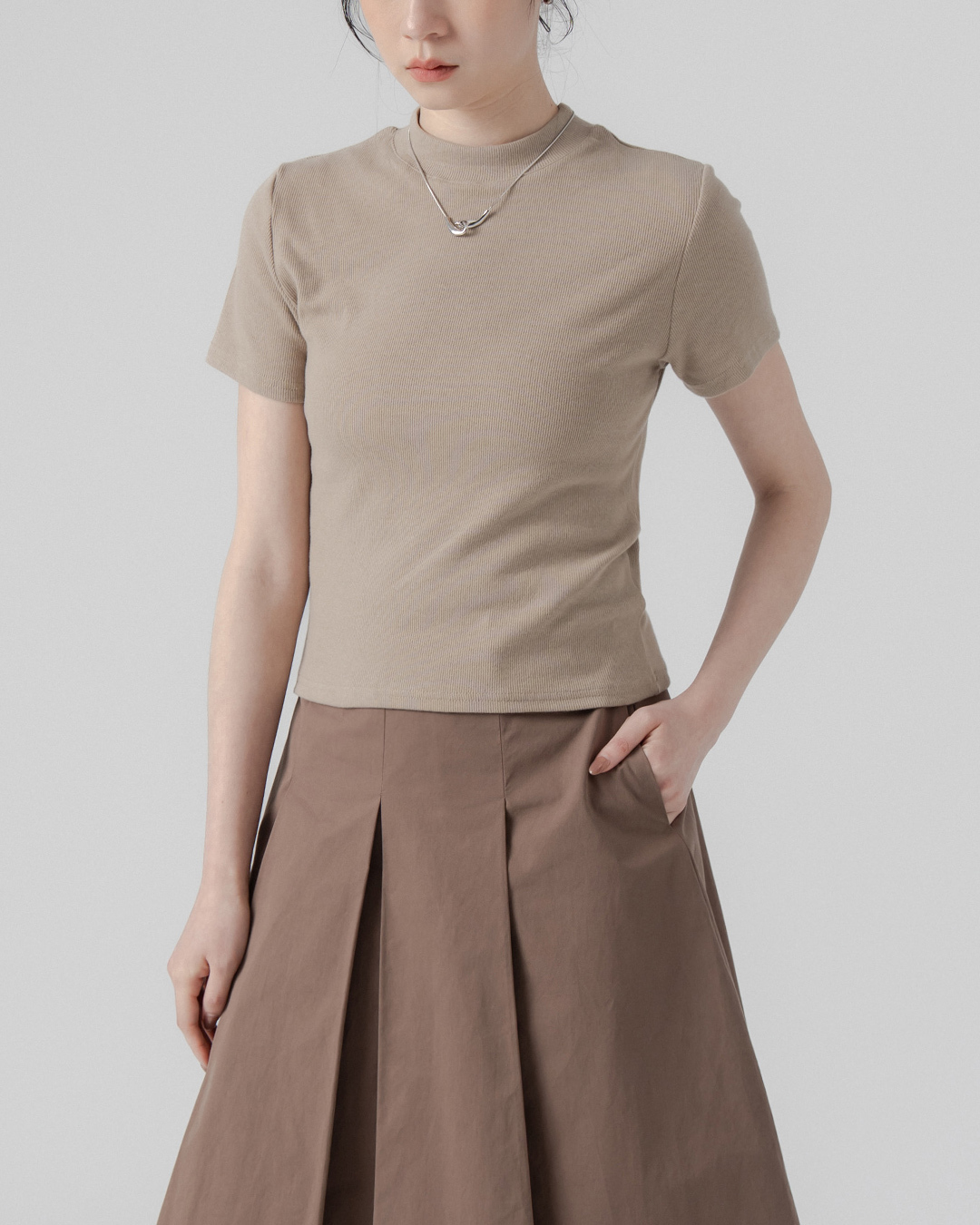 Short-sleeved top with stand-up collar and ribbed trim - Khaki【01099692】in stock+pre-order