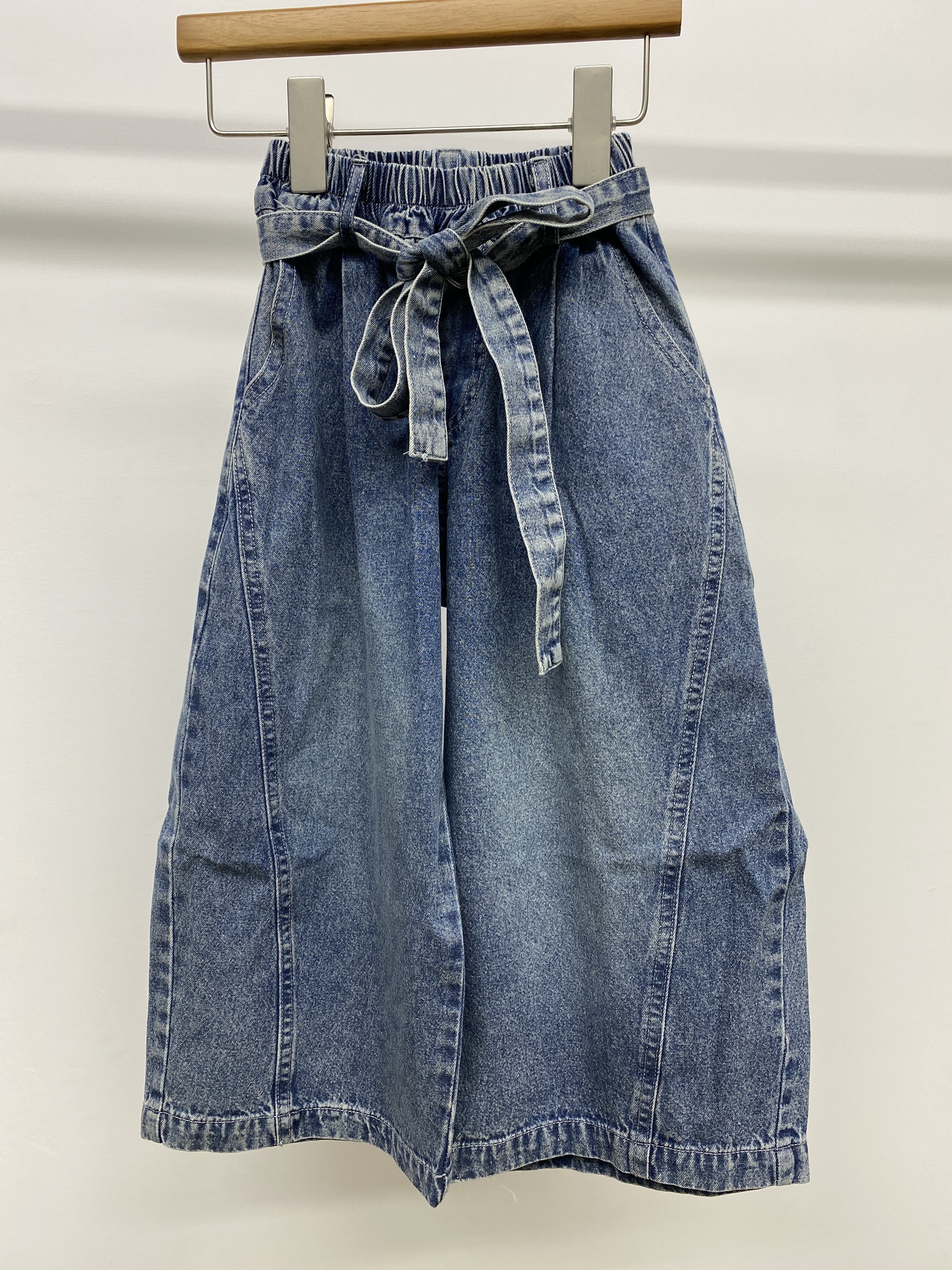 A04371牛仔腰帶設計款九分褲