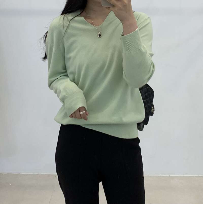 FP6027 經典u型領寬松羊毛上衣