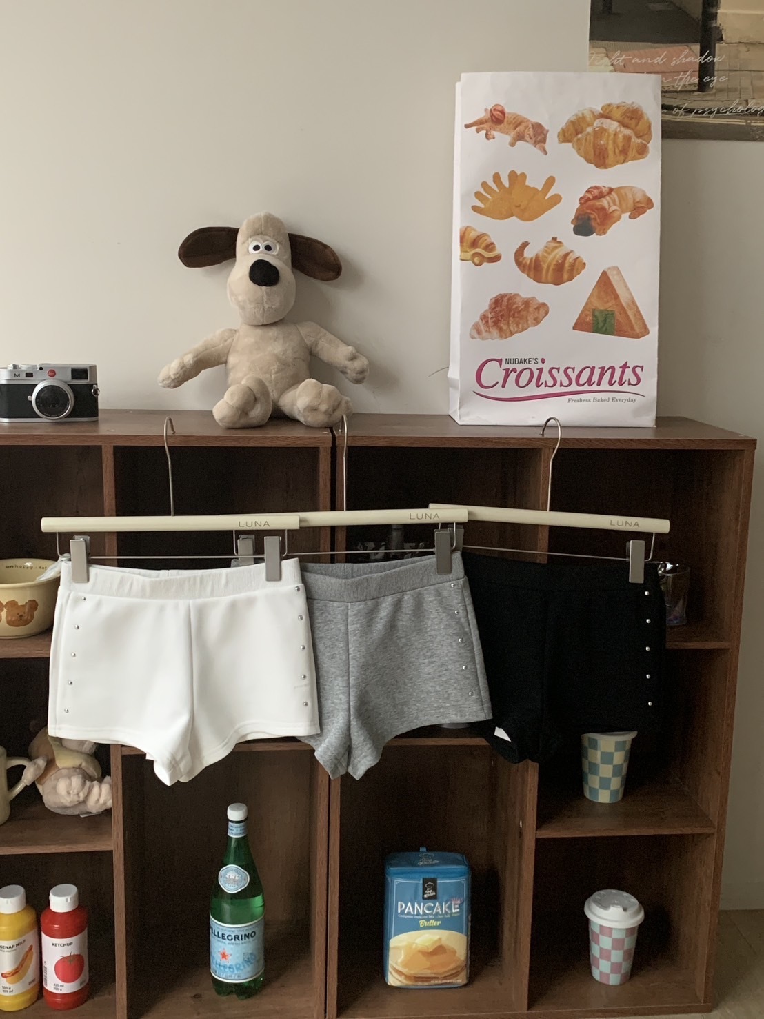 A34 預購釘珠低腰休閒素色短褲