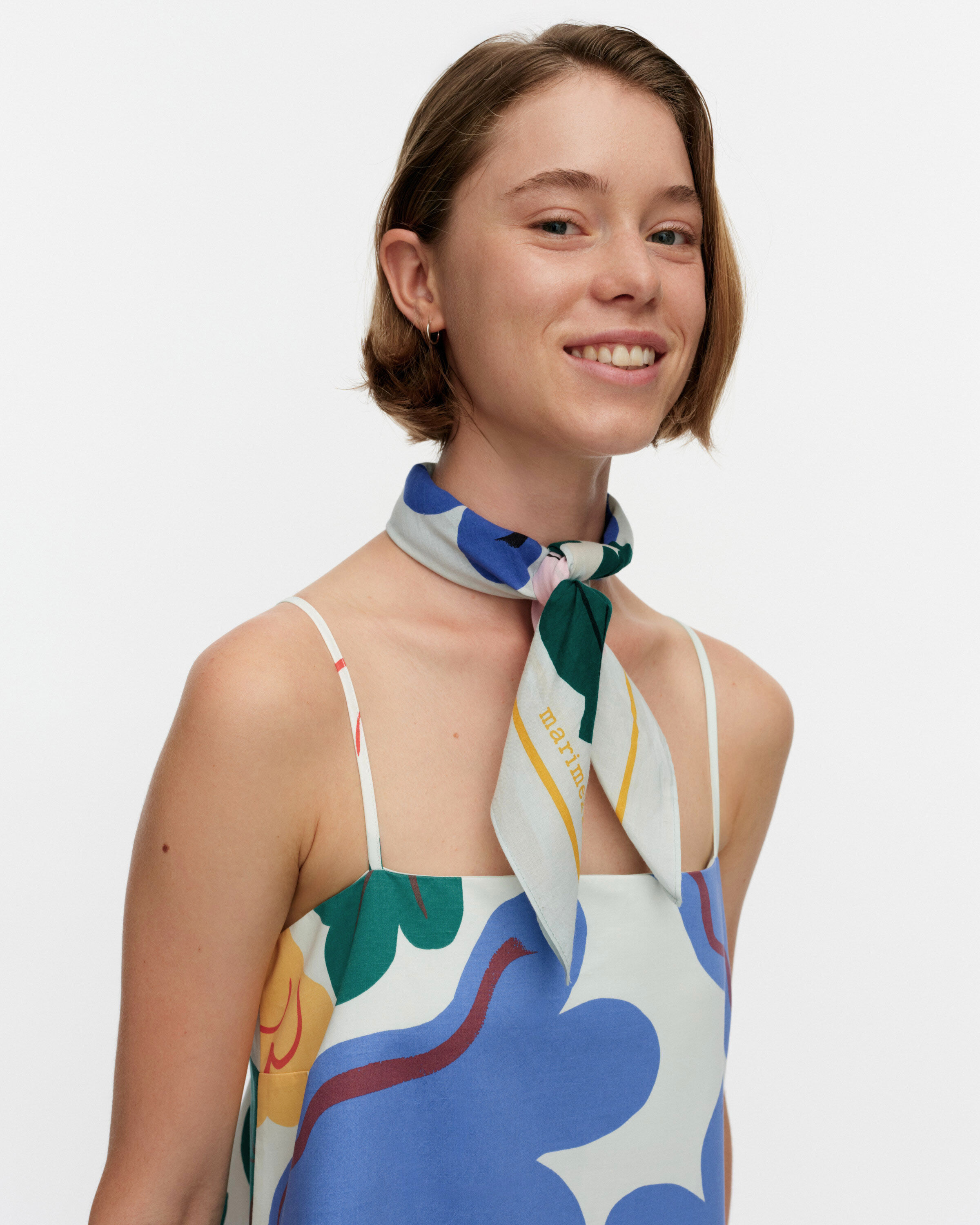 Pesofati Kukasta Kukkaan 領巾