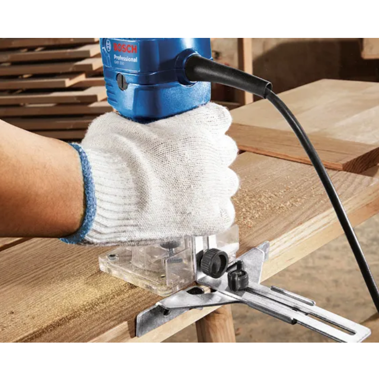 BOSCH 掌上型修邊機 GKF 550 06016A00C0