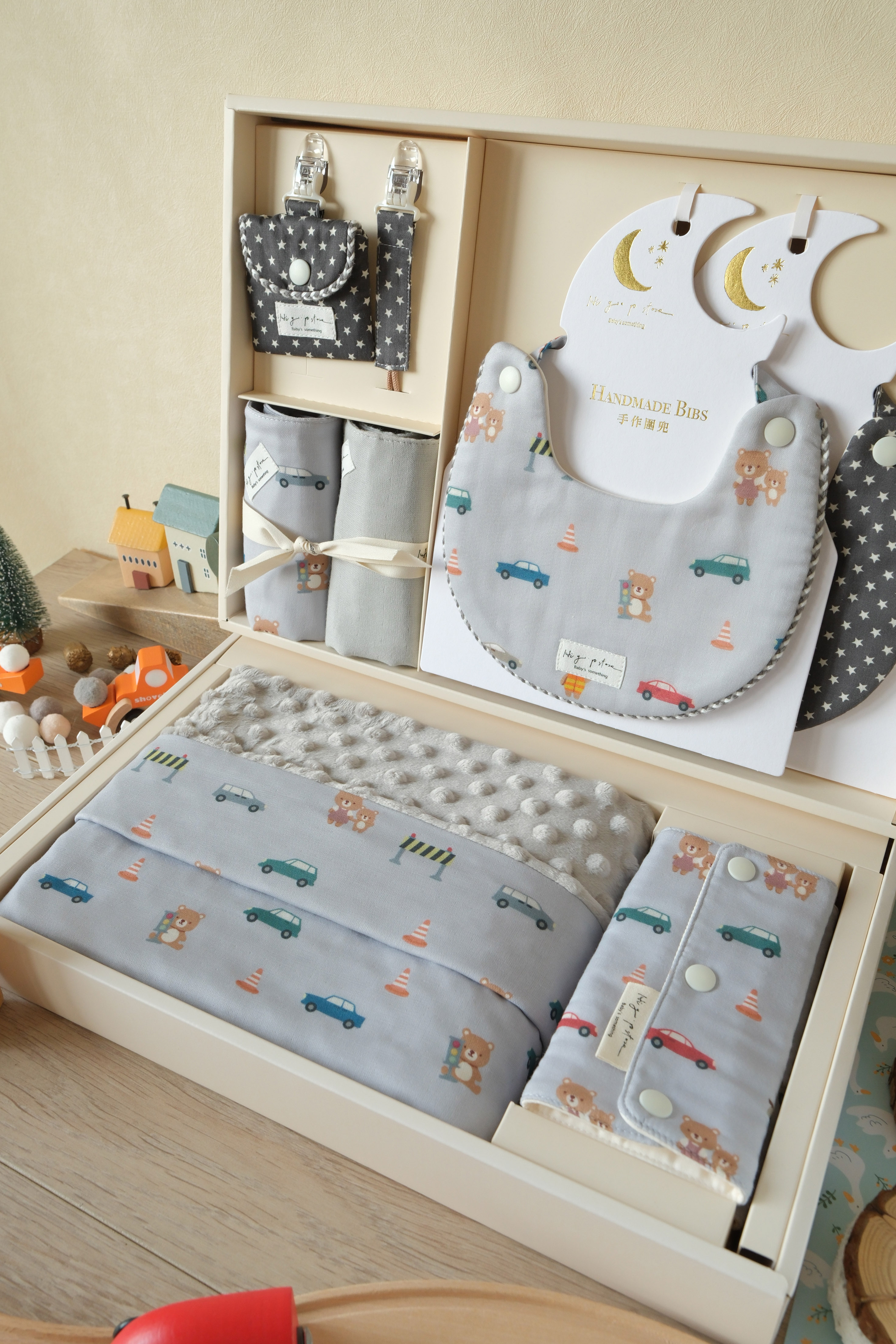 Hi Y.P store-彌月禮盒收涎推薦組-獨家設計-汽車小熊