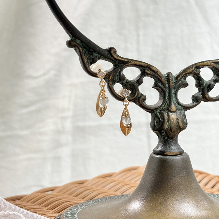 《簽到禮》 雨後的晴天 – 海藍寶 – 耳環