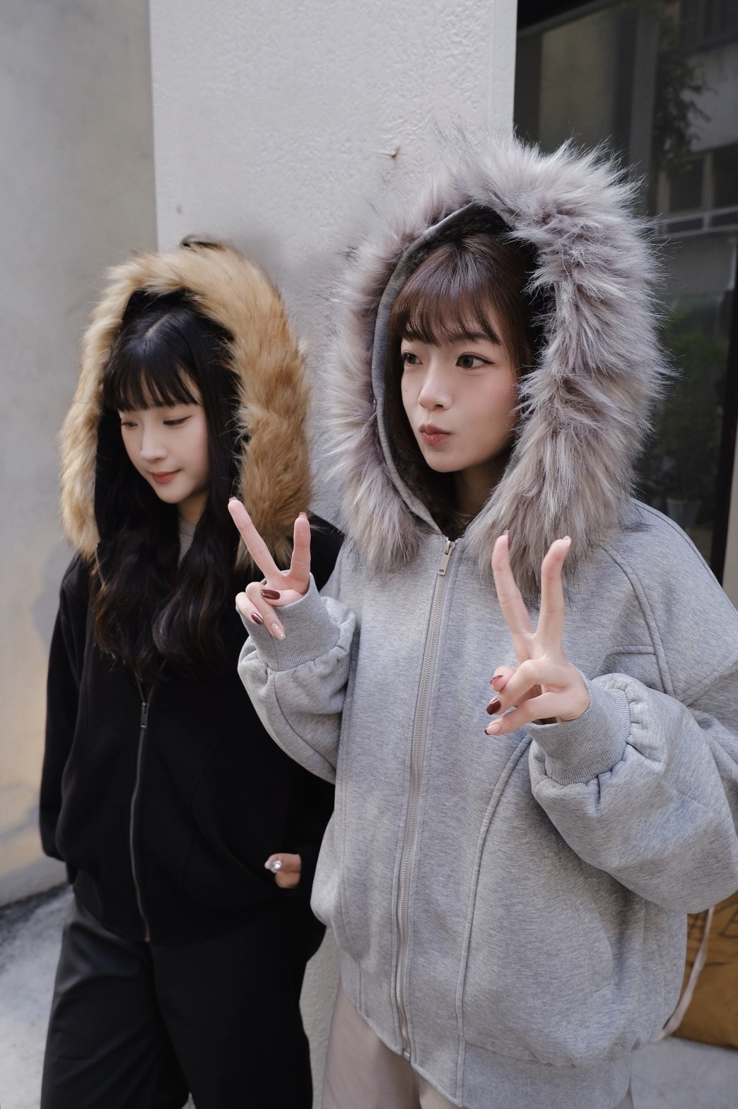 <線上SALE❤️‍🔥> 毛毛連帽保暖外套 兩色