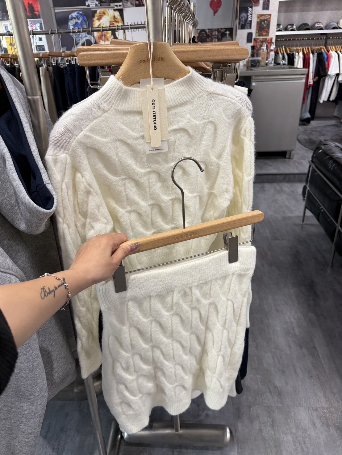 針織麻花高腰包臀裙套裝