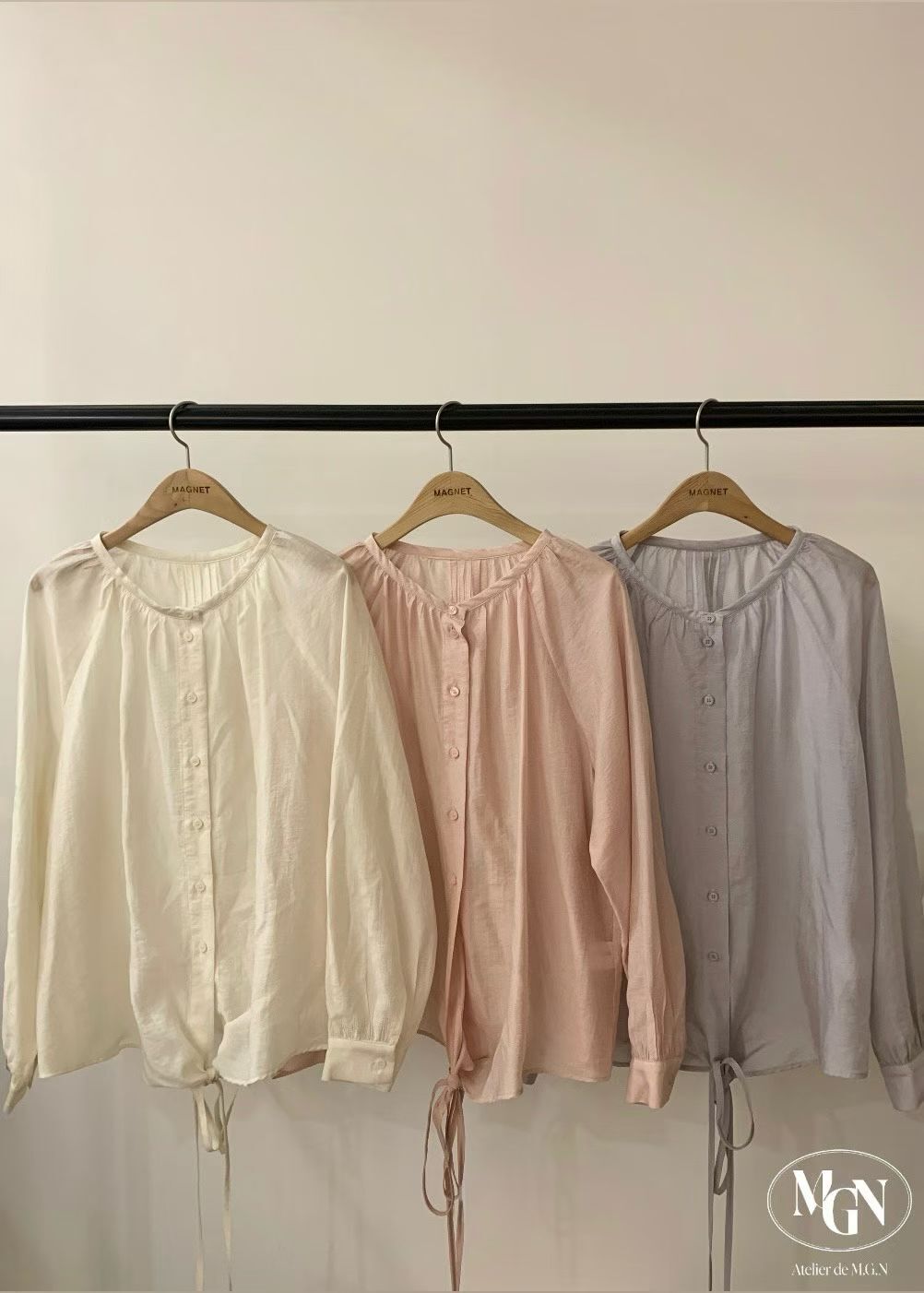 MN5428 百褶領口綁帶下擺上衣