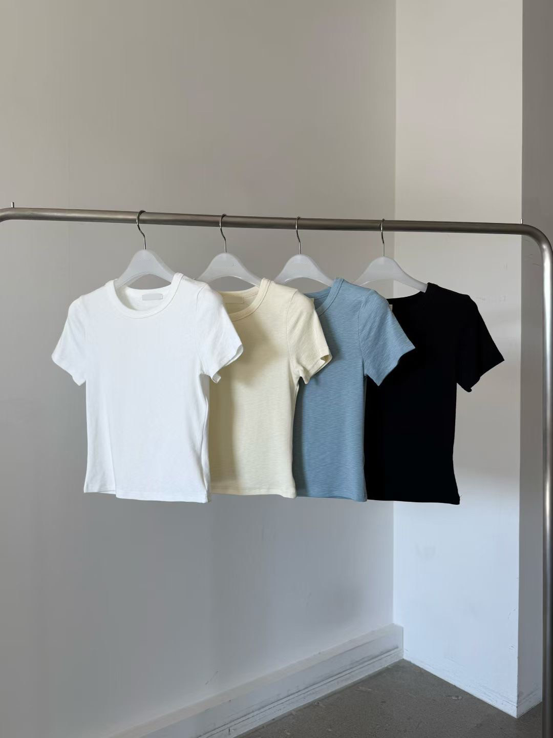 合身款素面圓領短袖棉TEE / 4色