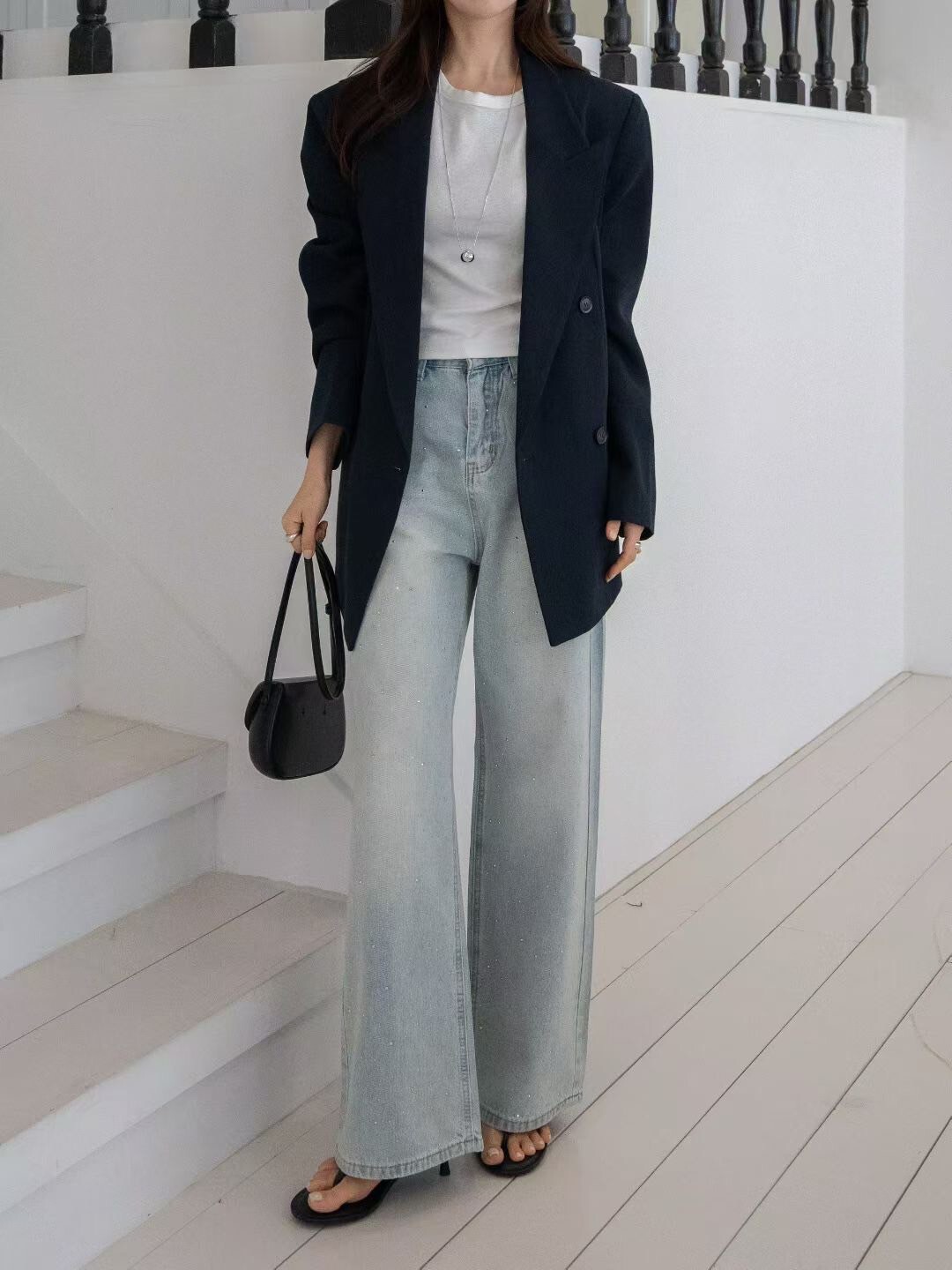 淺藍刷色滿滿亮鑽造型直筒牛仔褲-S-L