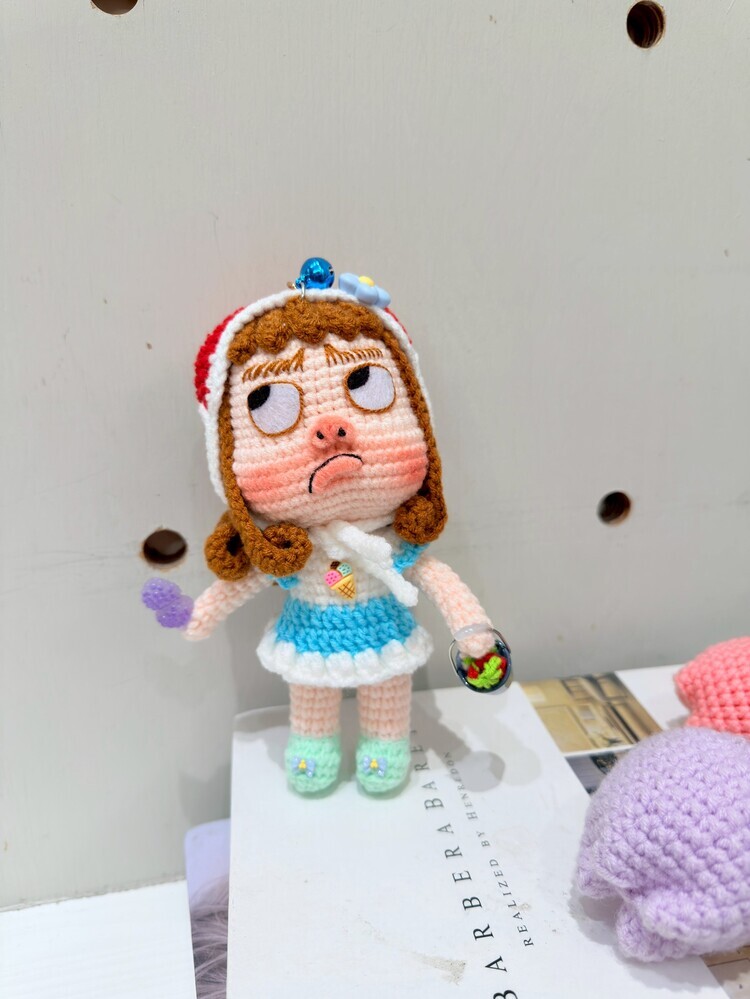 頭巾洋裝醜娃吊飾-20號『約16cm』