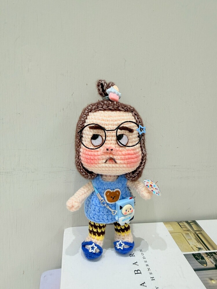 『藍』生氣氣洋裝醜娃吊飾-3號『約14cm』