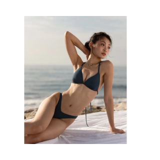 ▲Muiiswim UPV 三角美胸綁帶上衣 羅紋暮色