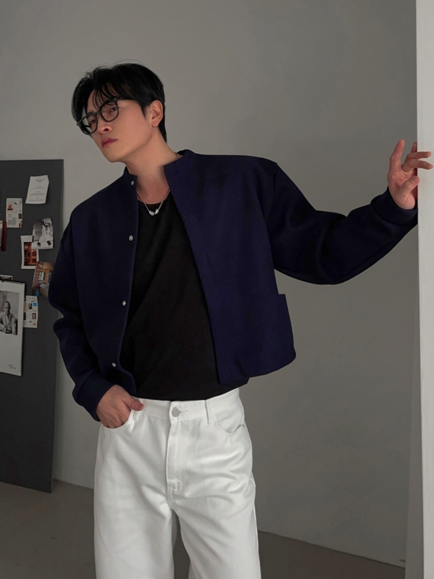 純色無領露肩開襟衫