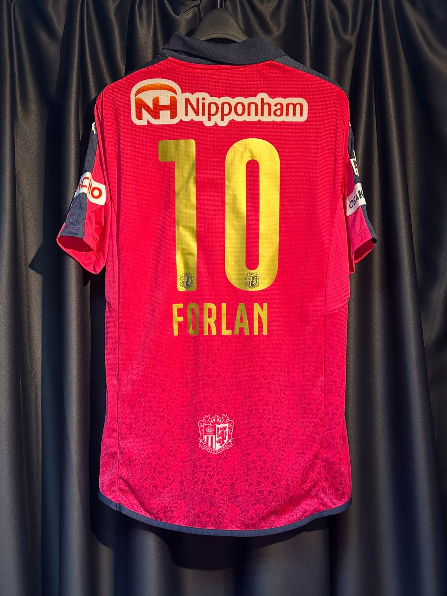 2015 大阪櫻花主場金色印字特別版 #10 FORLAN  (BRAND NEW , 10/10)