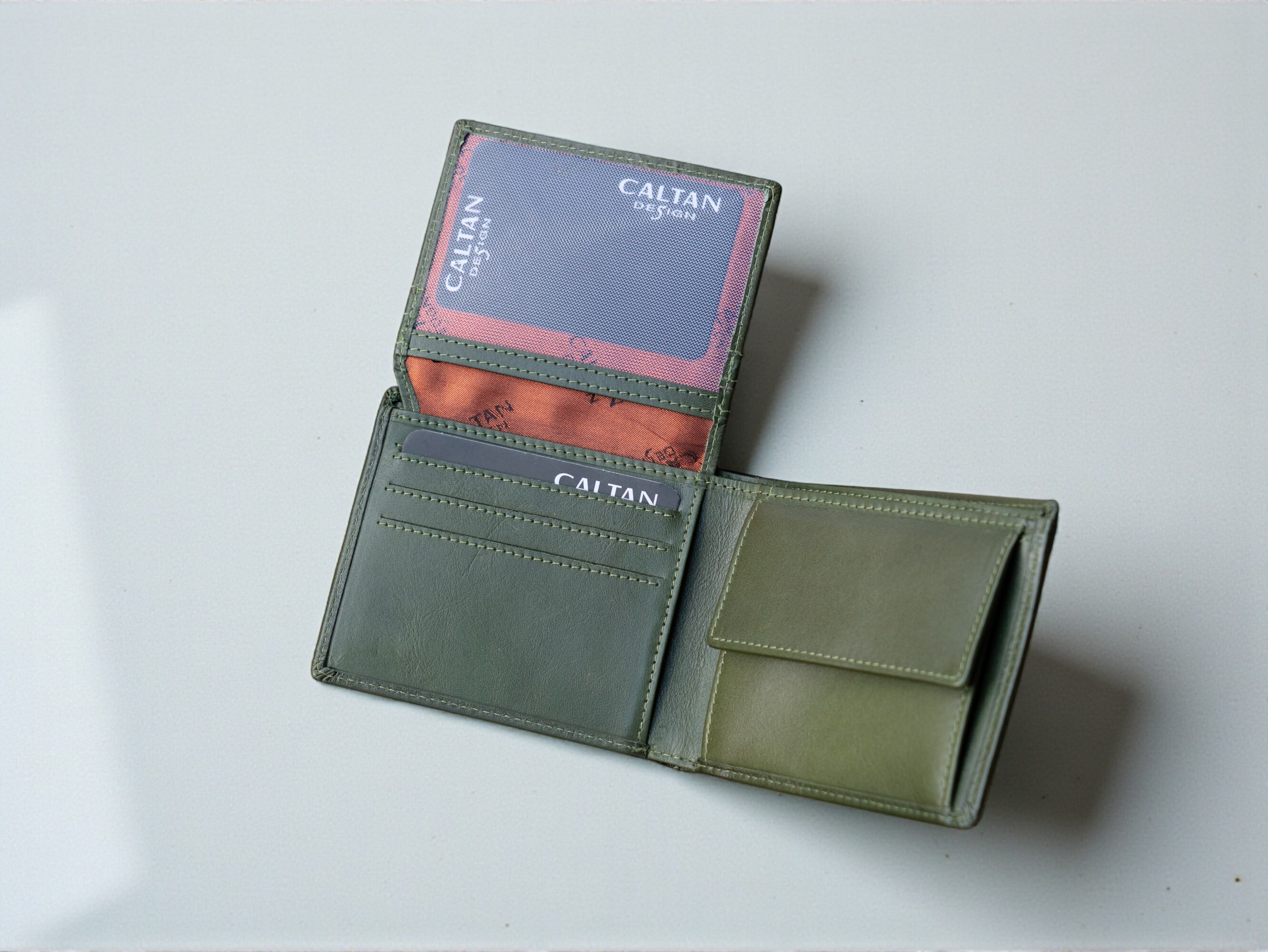 『新品上市』老爺有喜  菱影格紋真皮零錢短夾 (072889cd)