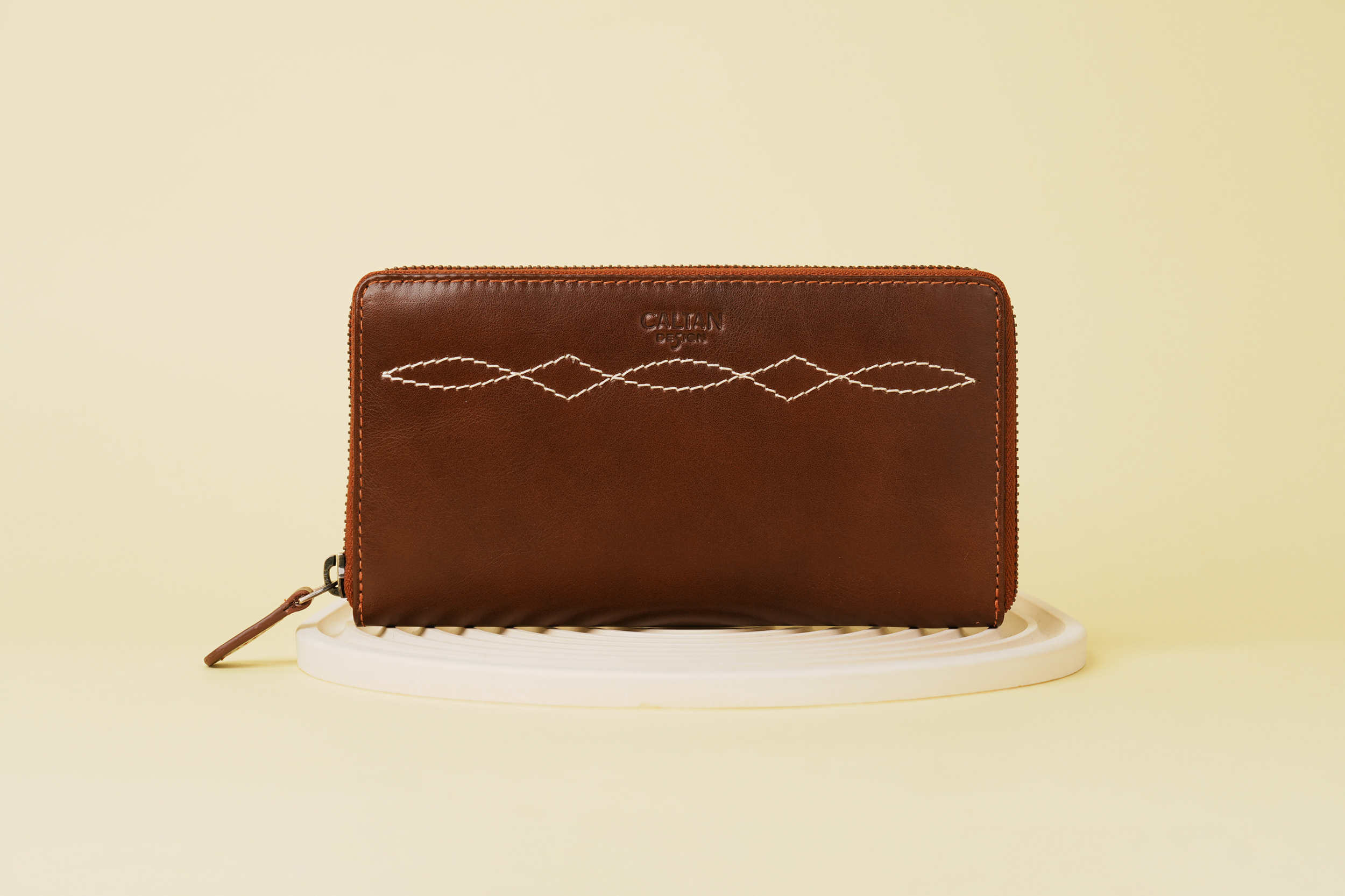 『新品上市』老爺有喜  菱紋縫線真皮多功能長夾 (075142cd)