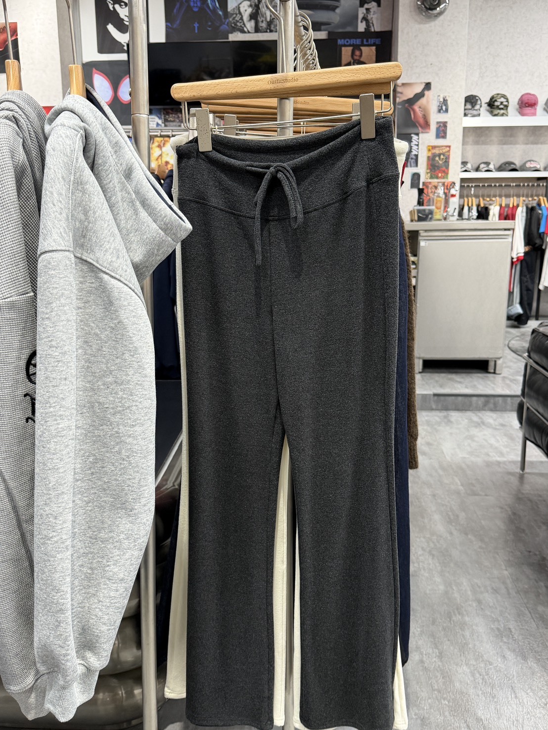 純慾中高腰顯瘦包臀喇叭褲