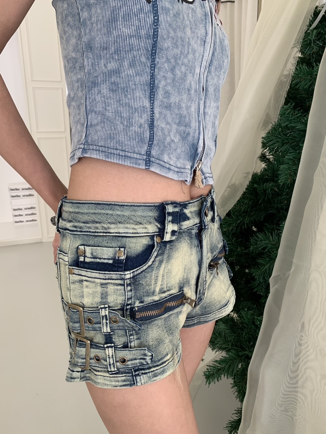 A66 預購拉鏈造型水洗短褲