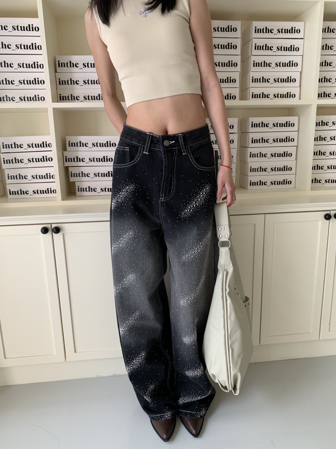 A68 預購燙鑽設計牛仔微彎刀褲