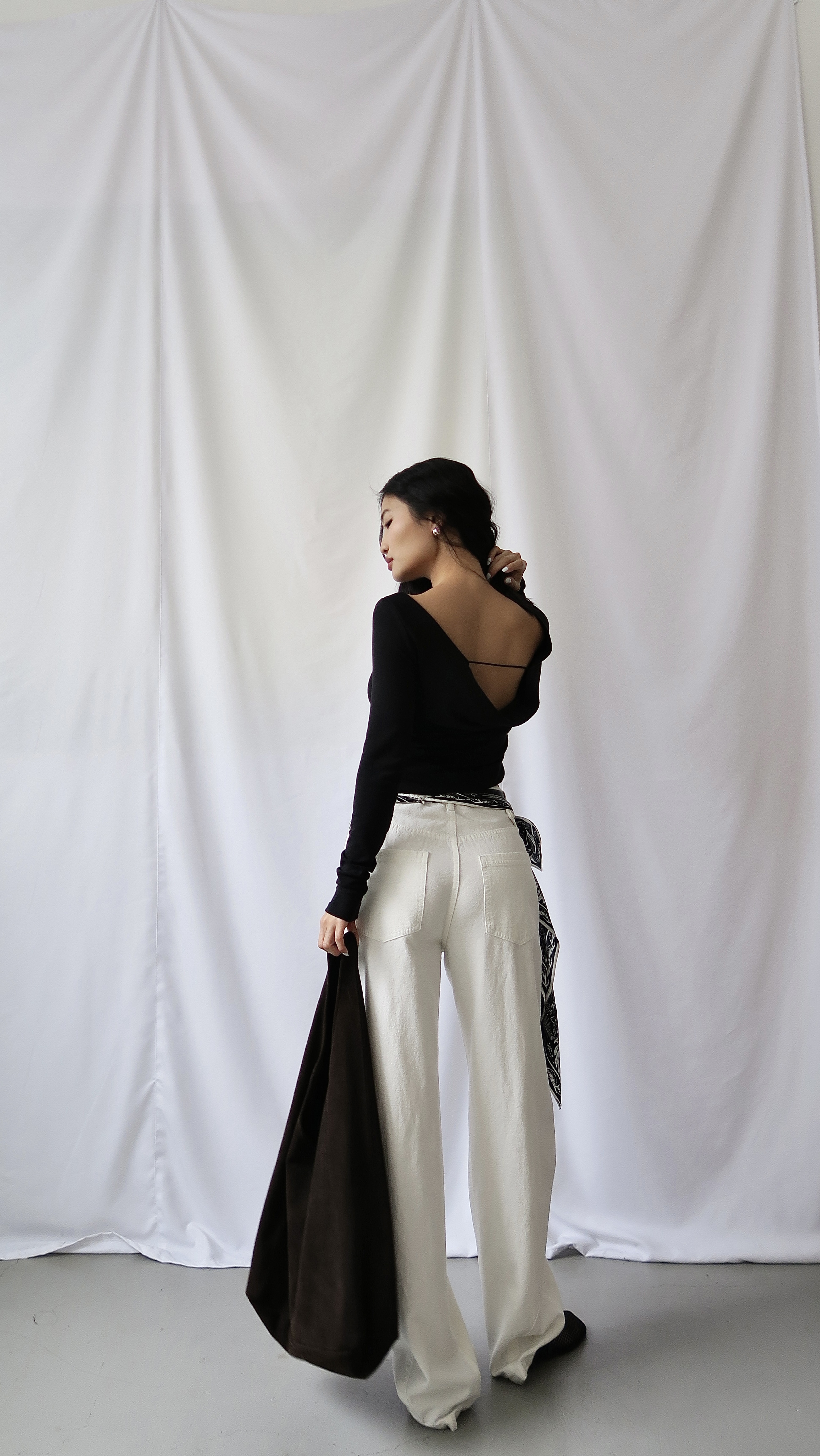 收腰露背衣(杏現貨)