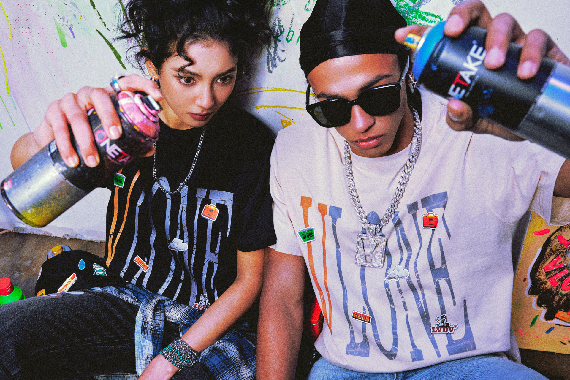 代購-VLONE 美式復古 STAPLE系列 貼紙塗鴉大LOGO印花 短袖T恤 男女同款