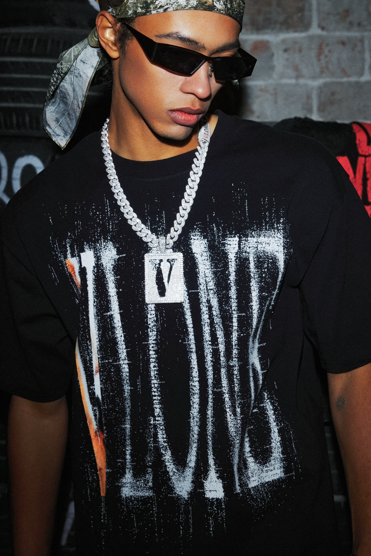 代購-VLONE 美式復古 STAPLE系列 火焰灰燼大LOGO燙鑽印花 短袖T恤 男女同款