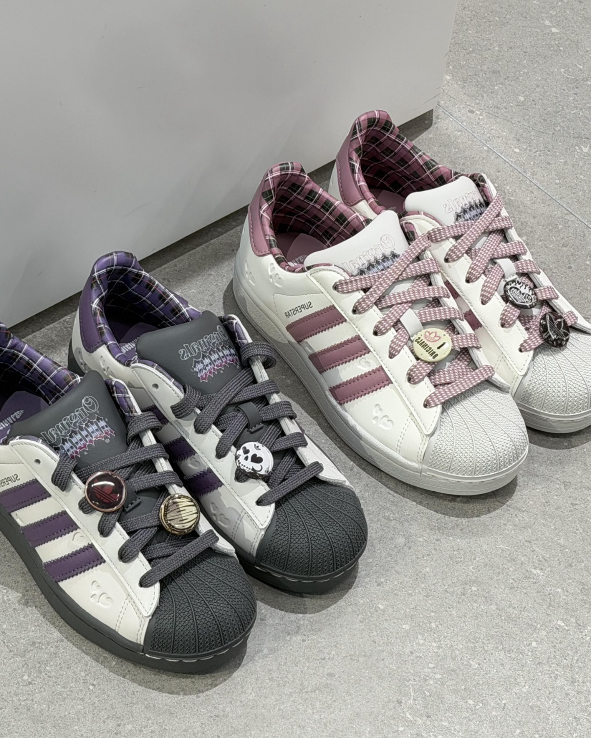 Adidas x V-DAY Originals Superstar 2 情人節限定 壓紋 貝殼鞋 休閒鞋 女鞋 灰紫色  酷洛米配色 樹梅粉