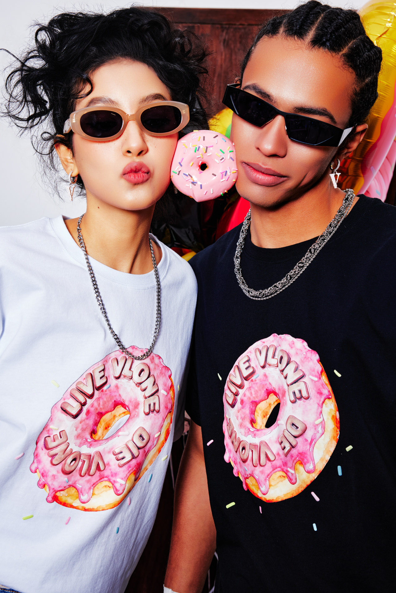 代購-VLONE 甜甜圈發泡標語大LOGO 短袖T恤 男女同款