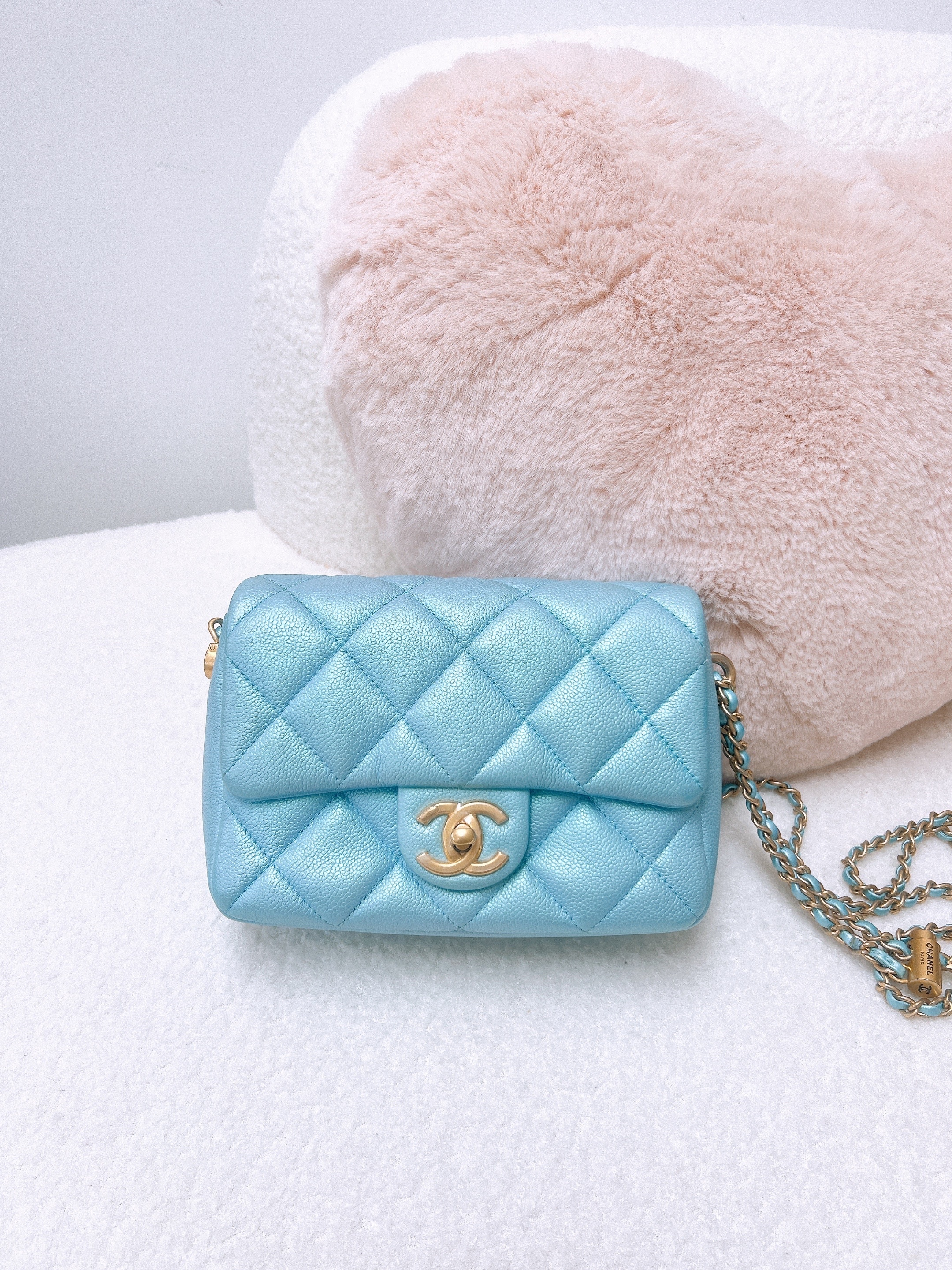 Chanel 21k flap iridescent blue with adjustable chain