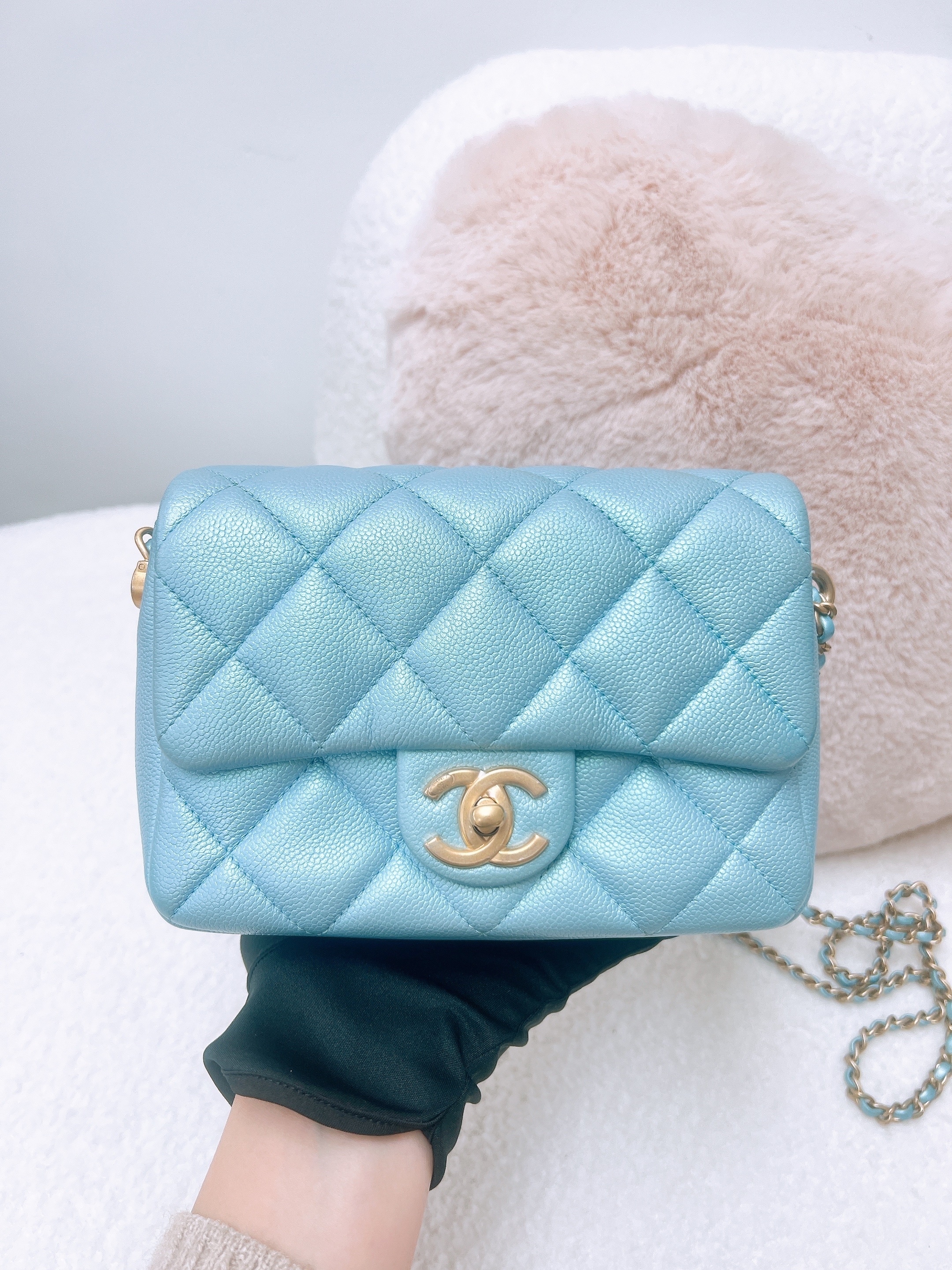 Chanel 21k flap iridescent blue with adjustable chain
