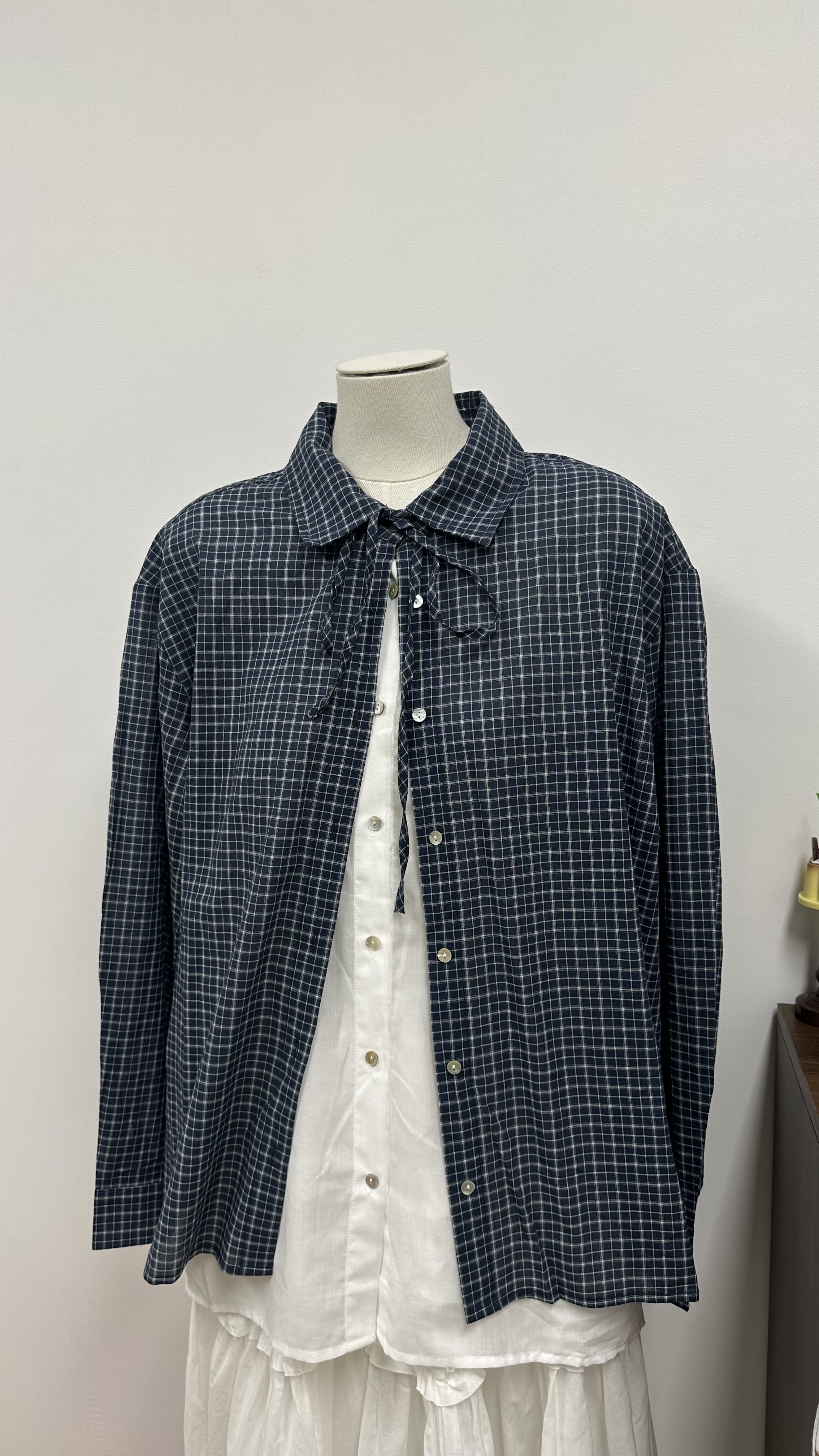 假兩件藍色格仔恤衫