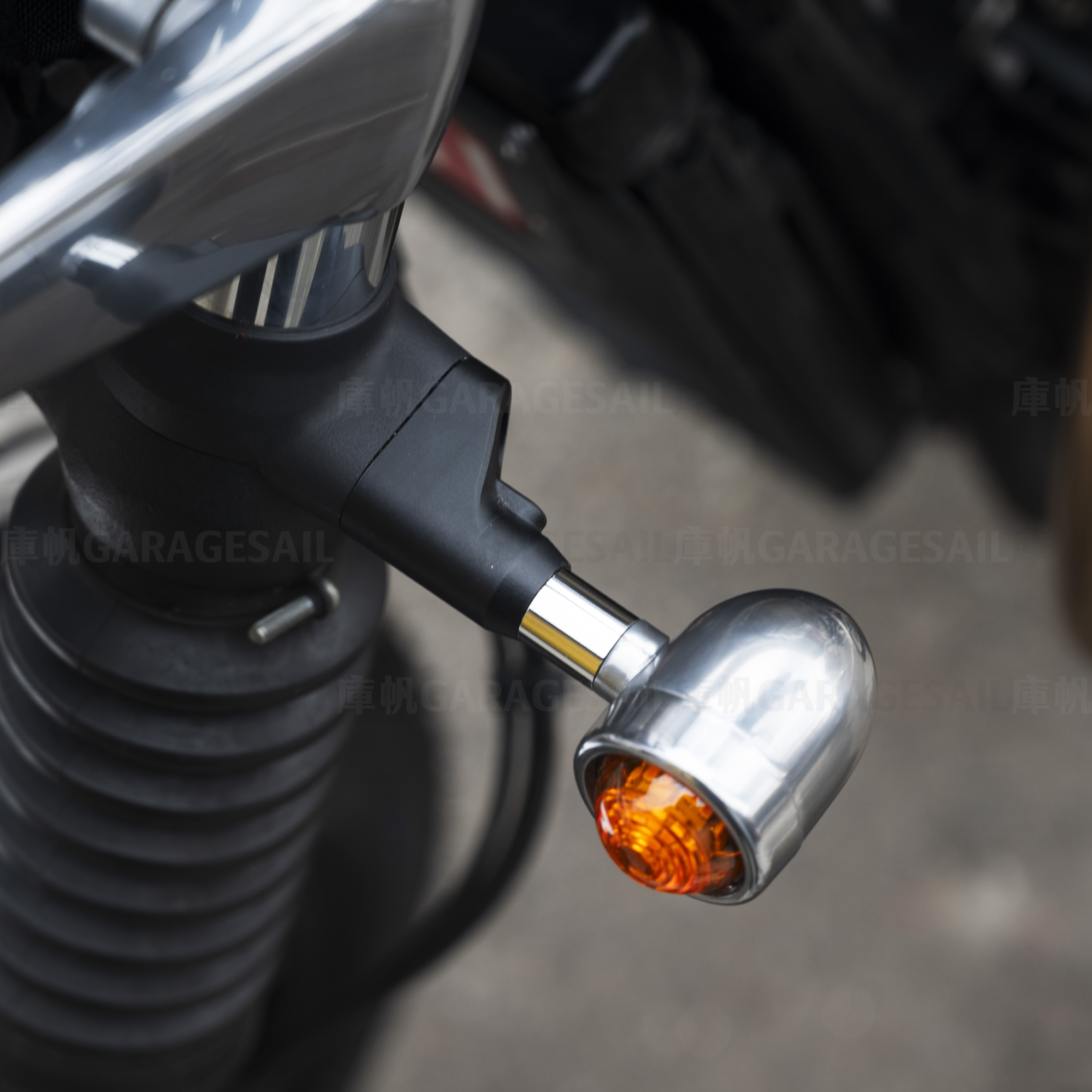 Motone 水冷凱旋專用 方向燈 支架 轉接座 10mm