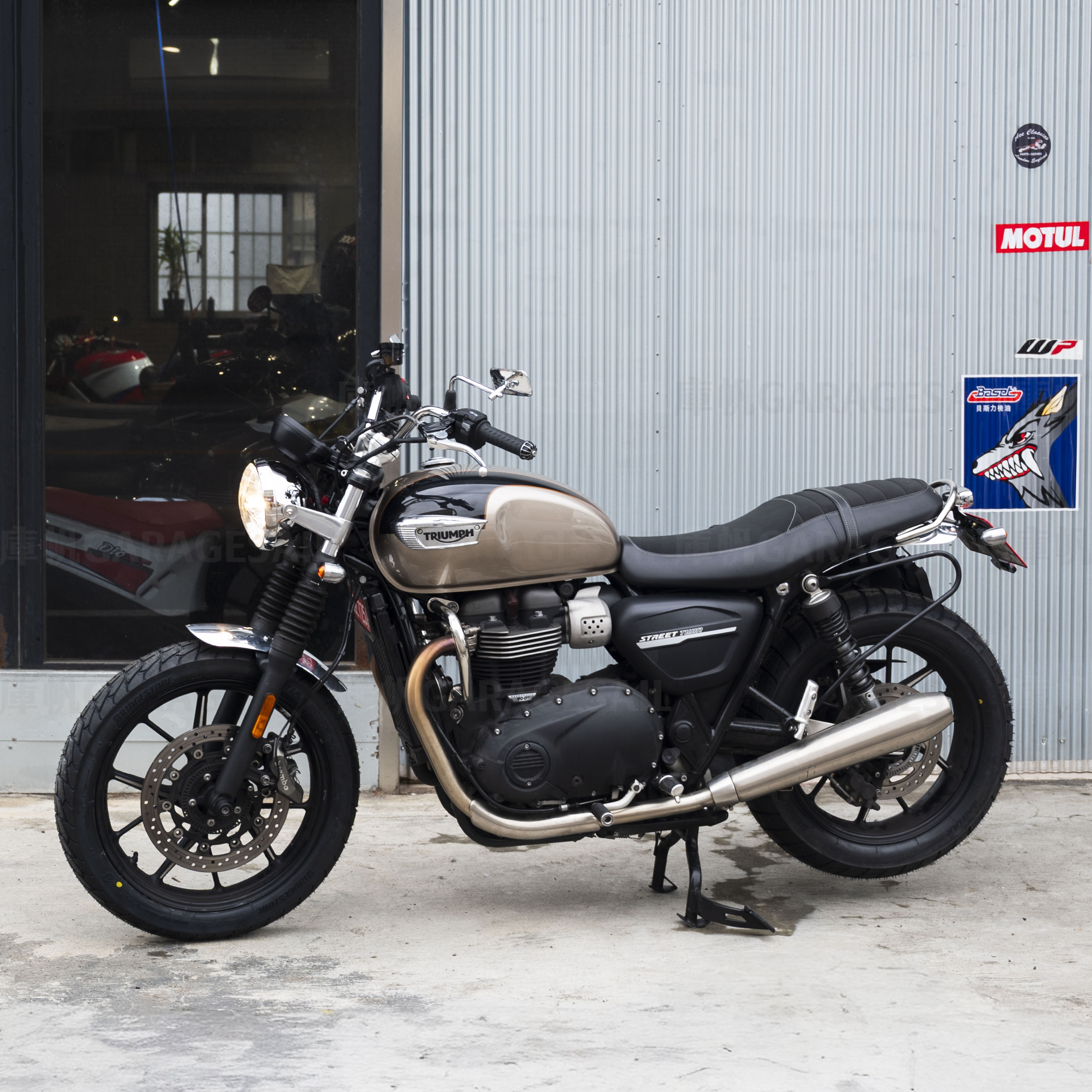 Motone 水冷凱旋專用 後短土除 平尾 拋光銀 (已鑽孔)