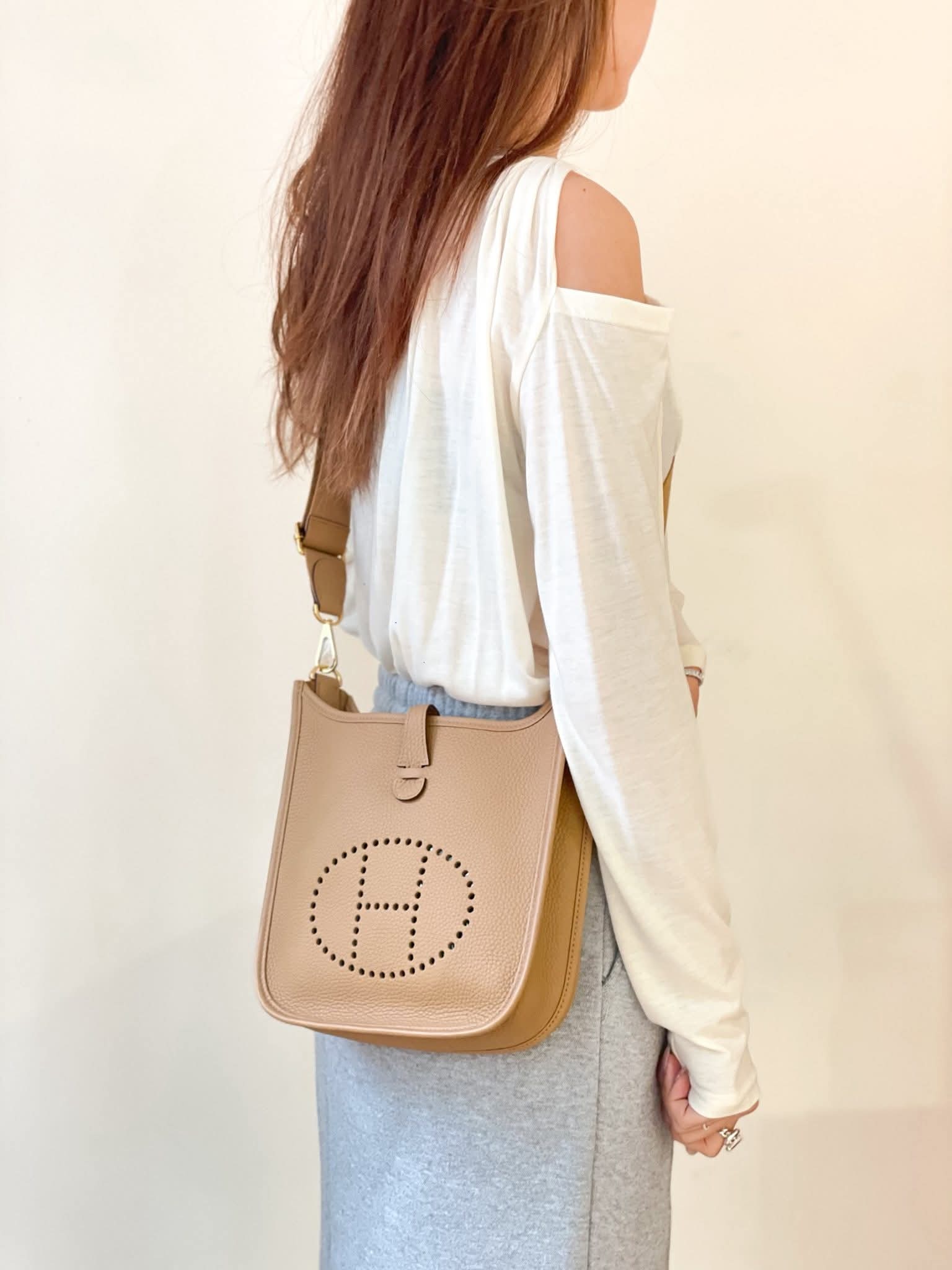 Hermes Evelyne 23 TC Leather Biscuit GHW  HK$3x,xxx 詳情請PM我哋 (HK$2,000 訂金)