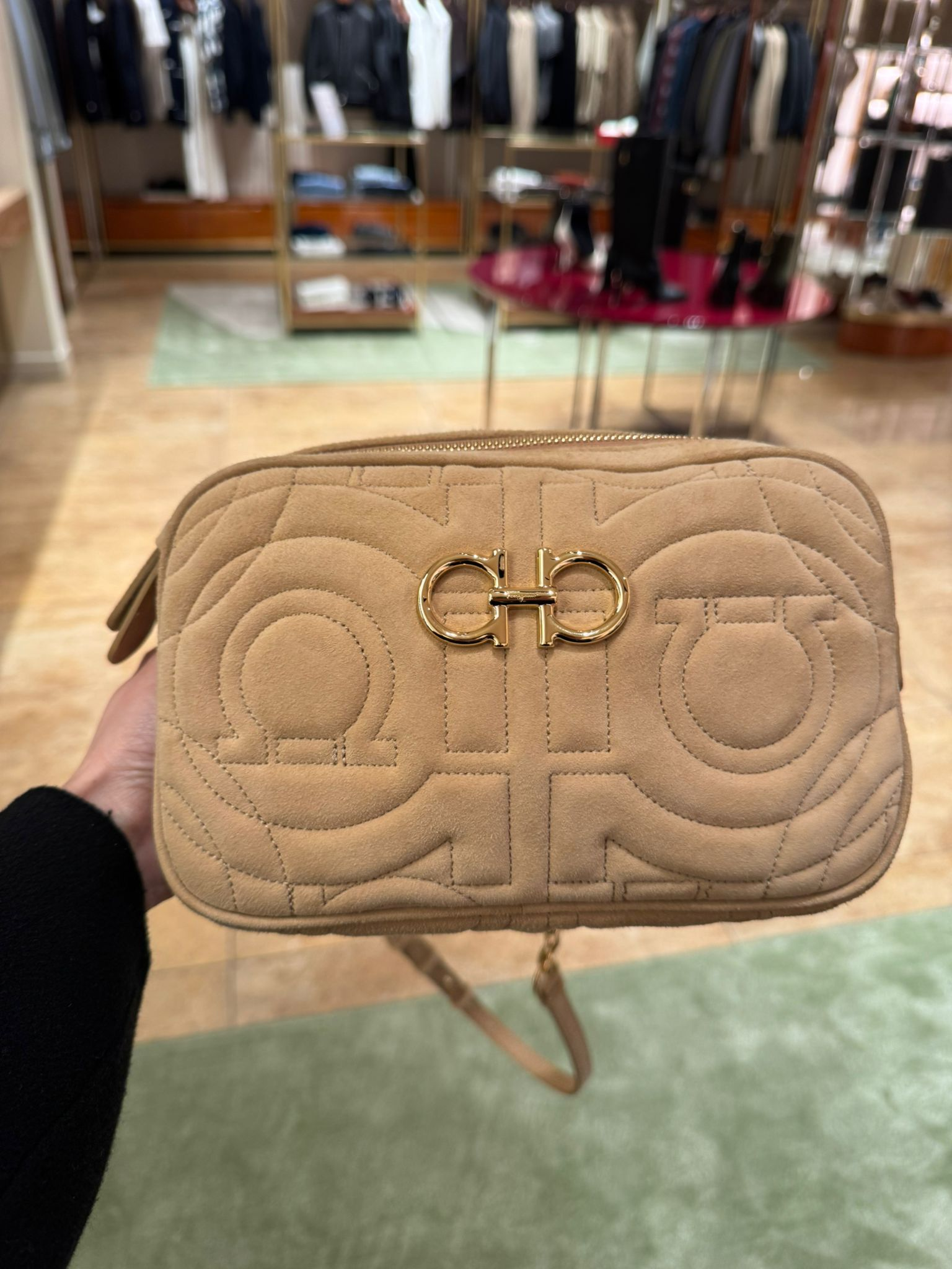 UK-CCG0306-574 (A24)