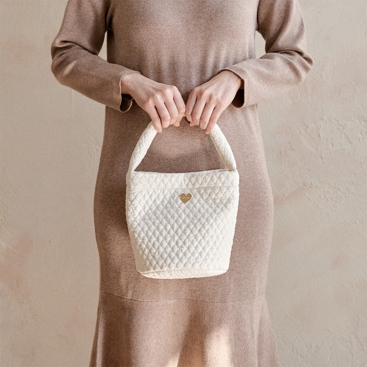 26S/S🌸DTD金心點綴100支鑽石絎縫系列-帶扣手柄水桶包